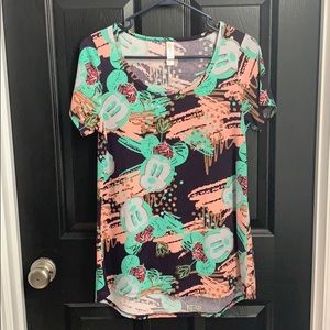 Lularoe classic tee